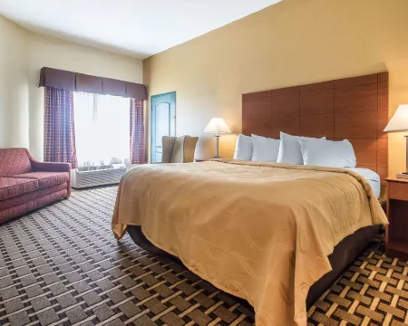 Quality Inn & Suites East Troy I-43 Hotels in Walworth County