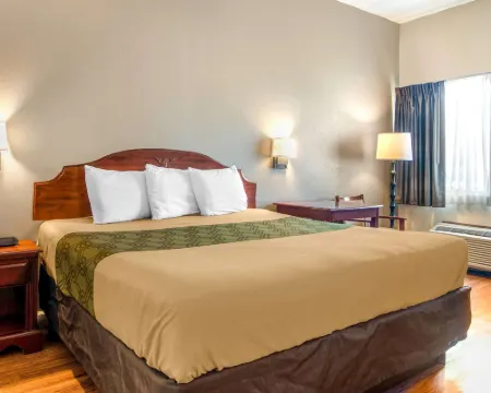 Econo Lodge Inn & Suites Hotels in Catoosa County