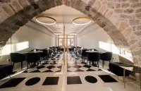 Castellano Hotel & Suites