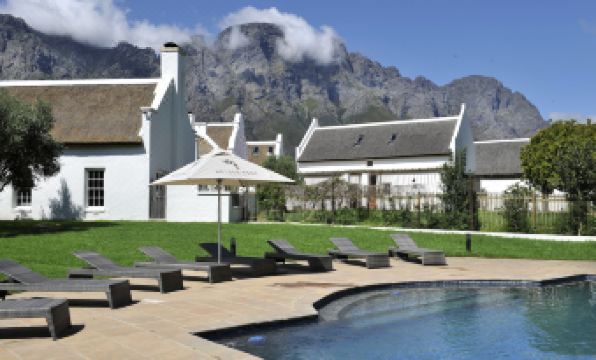 Holden Manz Country House