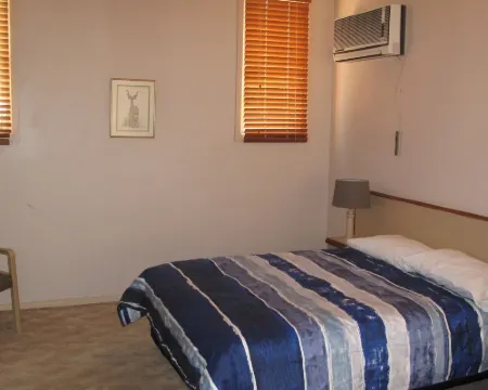 The Commercial Hotel Hotels in Tumut