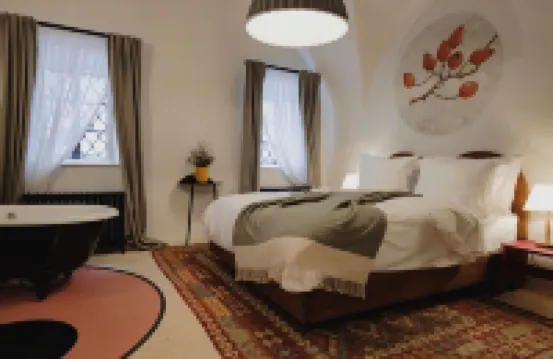 モナステリー ガーデン ビストロ & ルームズ