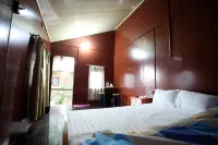 Green Hill Hostel & Tour