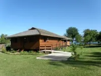 Moorea Surf Inn Hotels in Paopao