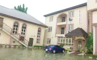 Chisam Suites Annex Hotels in Ozuaha