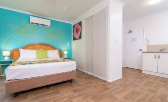 Port Douglas Motel