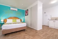 Port Douglas Motel Hotels near Scuba at the Great Barrier Reef (Self-Guided walking tour) by FreeGuides.com