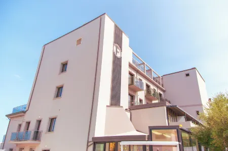 Ferretti Beach Hotel Отели рядом с достопримечательностью «Темпио Малатестиано»