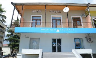 Canyon Hotel