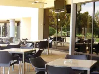 Rich River Golf Club Hotels in Moama
