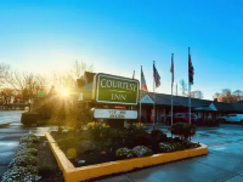 カーテシーイン ダウンタウン ユージーン ユージンのホテル