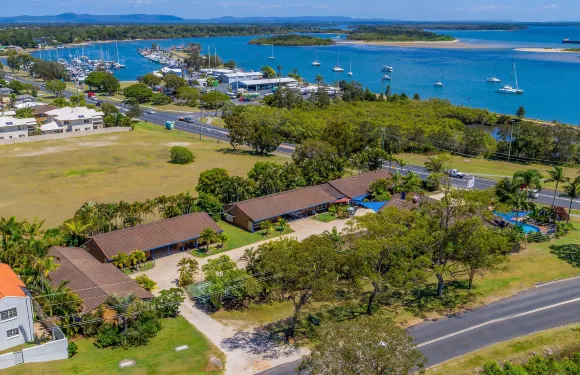 揚巴卡梅爾酒店