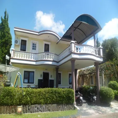 Villa Kota Bunga Protea