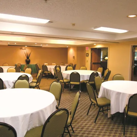 La Quinta Inn & Suites by Wyndham Oakland - Hayward