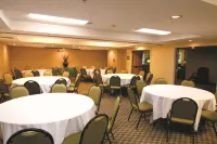 La Quinta Inn & Suites by Wyndham Oakland - Hayward - breakfast