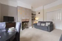 Bootham Apartment 32 - Free Parking - Five Minute Walk to York Minster