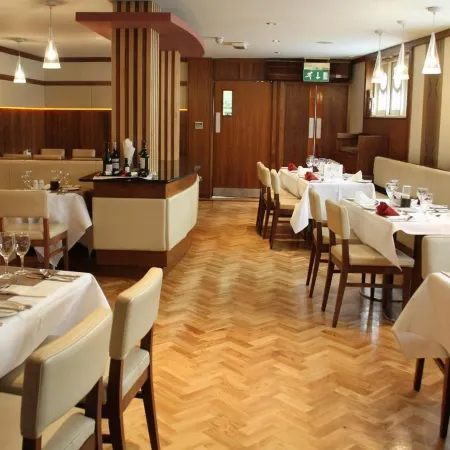 Hibernian Hotel & Leisure Centre Отели в г. Корк
