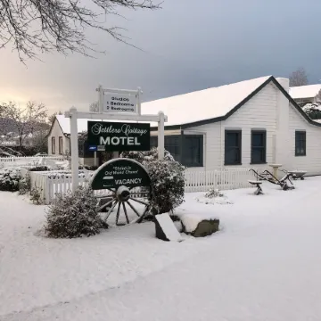 Settlers Cottage Motel