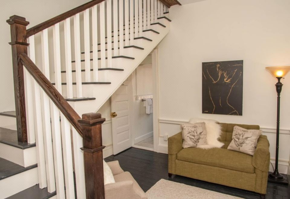 4. 딘스모어 부티크..