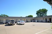 Alexander Motor Inn - Motels