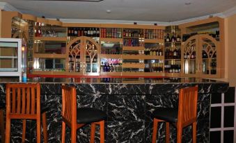 Resdon Hotel and Suites