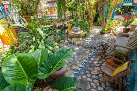 Varinda Resort Отели рядом с достопримечательностью «Dipabhavan Meditation Center»