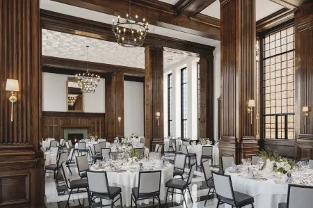 Hotel Morgan a Wyndham Hotel Отели рядом с достопримечательностью «Университет Западная Вирджиния»