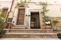 Le Dame del Borgo Hotels in Sassetta