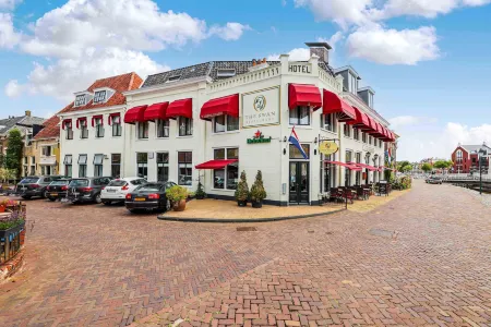 Hotel Restaurant 't Heerenlogement Отели в г. Makkum
