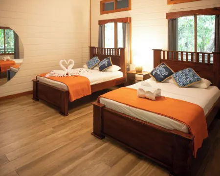 Pachira Lodge Hotels in Colorado