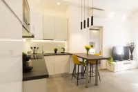 Biancospini 13 - Flower District Hotels in Corsico