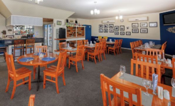 Biloela Centre Motel & Steakhouse Restaurant - Housity