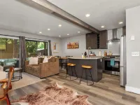 Stylish Sun Valley 2Br - Dog-Friendly - 2 Min Walk to Town Hotels in Ketchum