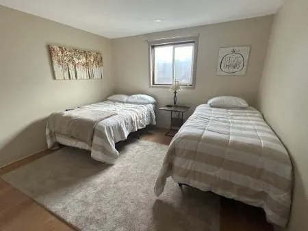 Comfy and Cozy 2-bedroom, 1 bath basement condo in lovely Lewiston with WiFi