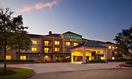 Courtyard by Marriott Baton Rouge South Отели в г. Батон-Руж
