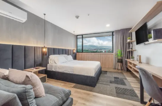 Apartamentos Go Living & Suites by Housy Host Hotel di 