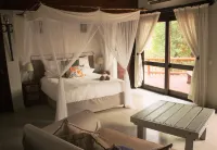 Leopard's Lair Bush Lodge