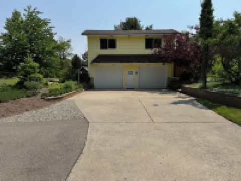 The Meadow House - with Billiards & Gaming Rooms