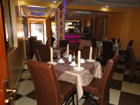 The Hotel Eagles Tala Отели в г. Нгалуни