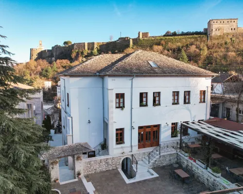 ホテルビネリ ジロカストラのホテル