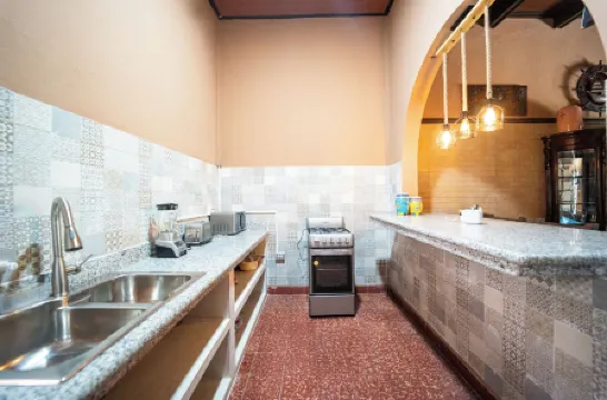 503 Casa Hostal Отели рядом с достопримечательностью «Military Museum of the Armed Forces of El Salvador»