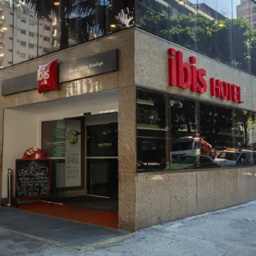 ibis Rio de Janeiro Botafogo Отели рядом с достопримечательностью «Пляж Леме»
