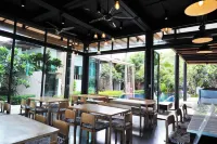 Eco Moment Beach Resort Hadchaosamran Ban Laem 호텔