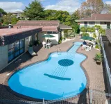 Dukes Midway Lodge - Kolam Renang