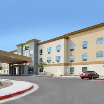 Holiday Inn Express & Suites GLOBE by IHG