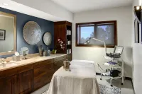 Garden of the Gods Resort & Club - spa