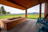 The Cascade Mountain-View Retreat