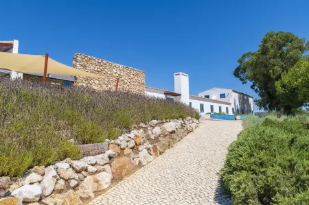 Quinta Do Mel Отели рядом с достопримечательностью «Пляж Фалезия»