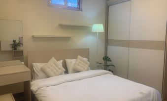 Holly Apartment near Truc Bach Lake