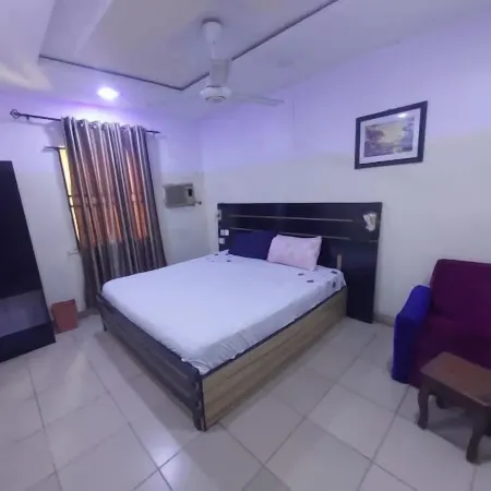 De - Calmcity Guest House